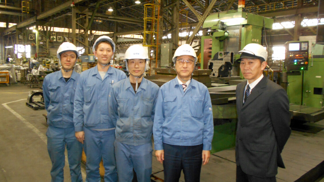代替が効かない機械に搭載のCNCをリプレースすることで高精度加工に加え、生産効率向上を実現。